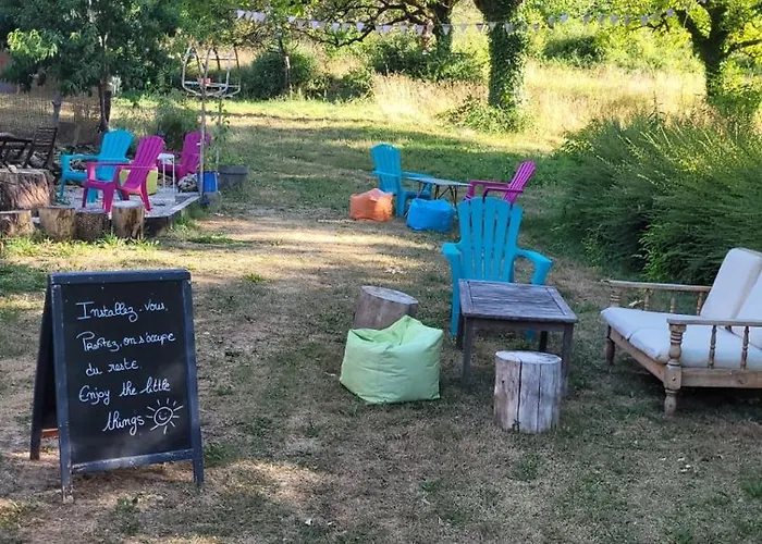 مكان تخييم Sous Les Etoiles, Le Sorbier مونتيناك